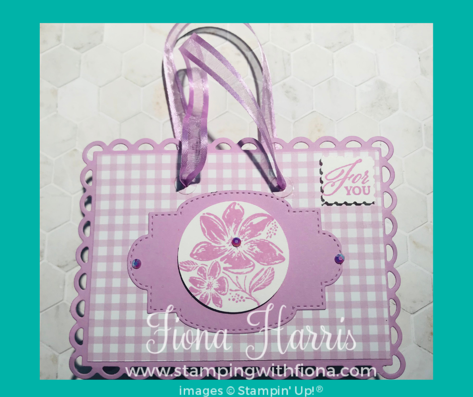 Scalloped Contour Gift Bag